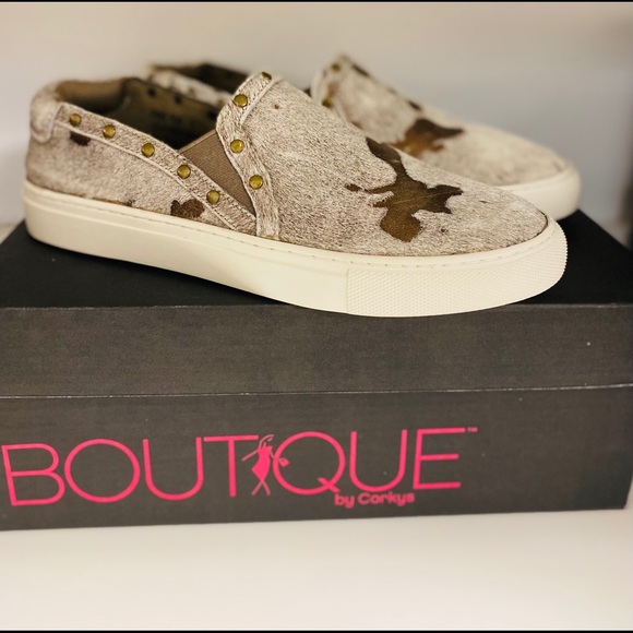 Boutique by Corkys slip on sneakers. - Picture 4 of 4